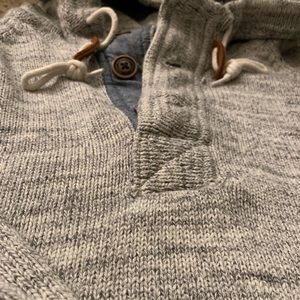 Pull over sweater with hood